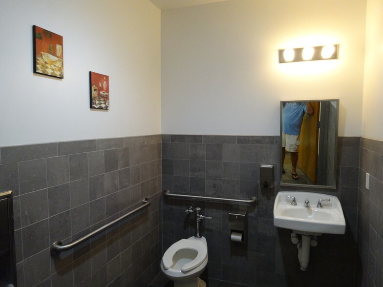 More Photos Of 600 SW Darwin Blvd, Port Saint Lucie Medical For Sale