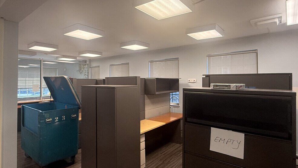 More Photos Of 7803 41st Ave, Elmhurst Office For Lease