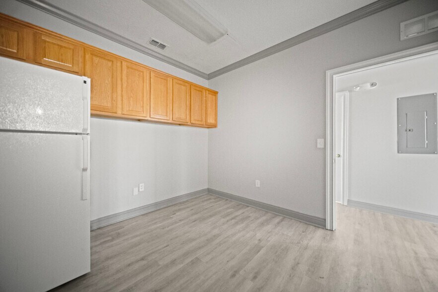 More Photos Of 6817 Southpoint Pky, Jacksonville Loft Creative Space For Lease