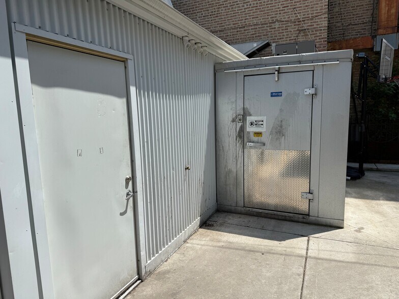 More Photos Of 2234-2236 N Western Ave, Chicago Apartments For Lease