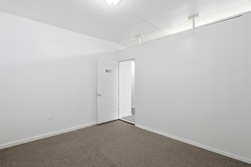 More Photos Of 50 E Franklin St, Hagerstown Storefront Retail Residential For Lease