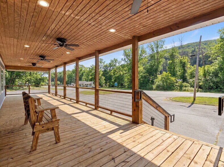 More Photos Of 11669 Lee Hwy, Sperryville Restaurant For Sale