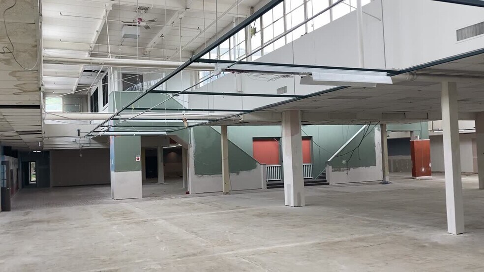 More Photos Of 1265 Hartrey Ave, Evanston Light Manufacturing For Lease