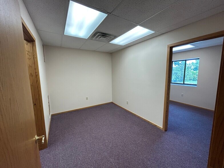 More Photos Of 1820 Post Rd, Plover Storefront Retail Office For Lease