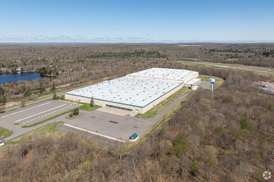 More Photos Of 1 Parker Way, Mount Pocono Distribution For Lease
