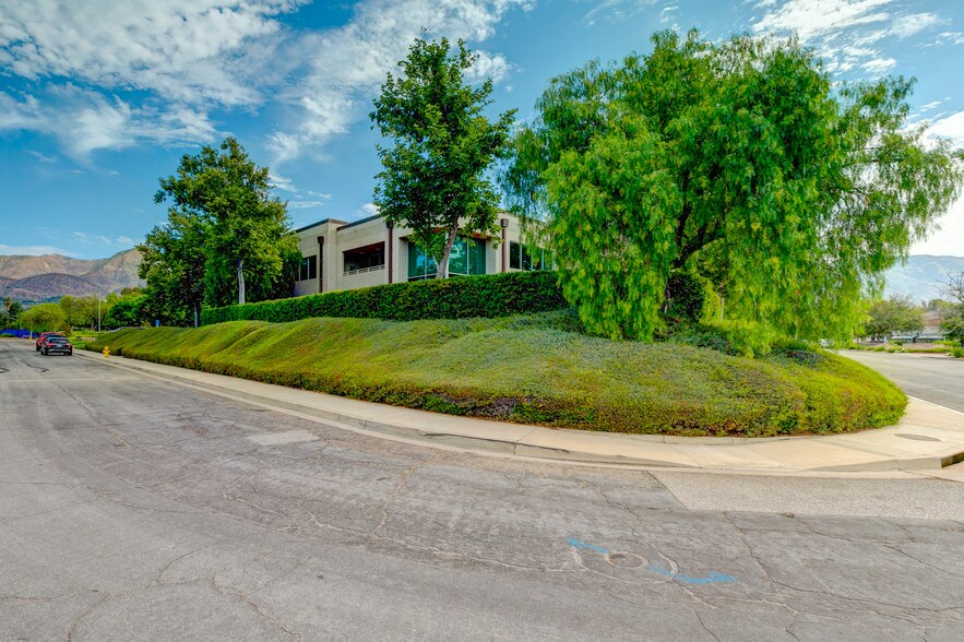 More Photos Of 417 Bryant Cir, Ojai Loft Creative Space For Lease