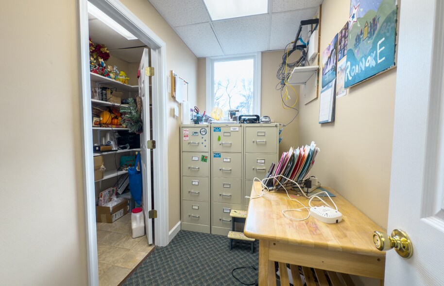 More Photos Of 4542 Blue Ridge Blvd, Blue Ridge Office For Sale