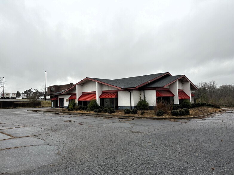 More Photos Of 3352 15th Avenue Blvd SE, Conover Restaurant For Sale