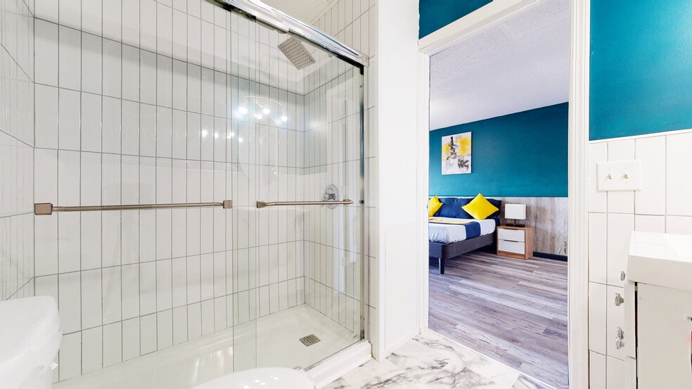 More Photos Of 930 White Horse Pike, Absecon Hotel For Sale