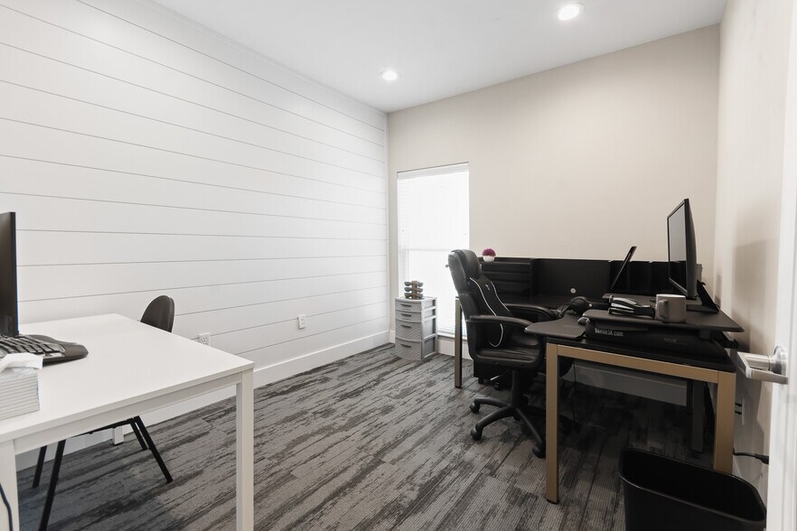 More Photos Of 2720 NW 6th St, Gainesville Medical For Lease