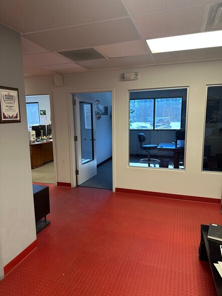 More Photos Of 220 West Parkway, Pompton Plains Light Distribution For Lease