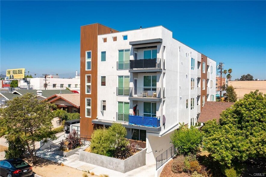 More Photos Of 222 N Manhattan Pl, Los Angeles Apartments For Sale