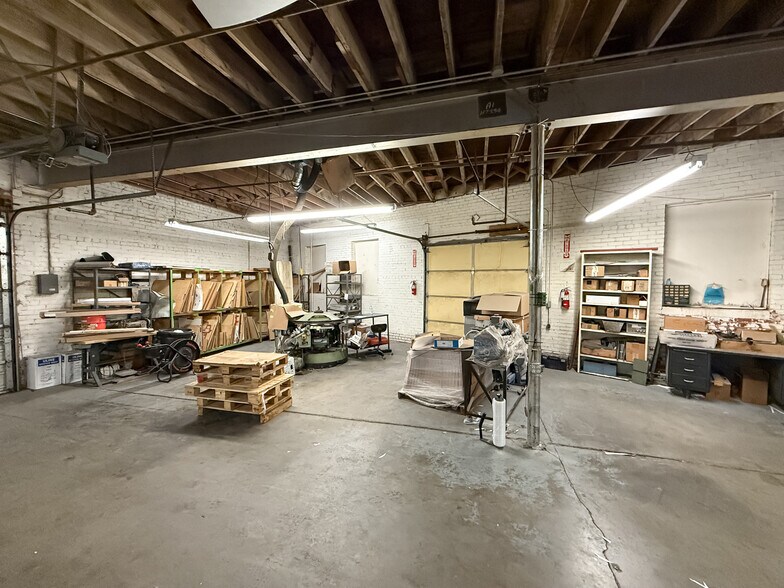 More Photos Of 614-622 S Commerce St, Wichita Warehouse For Sale