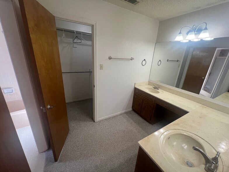 More Photos Of 20239 Stillman Valley Rd, Florence Specialty For Sale