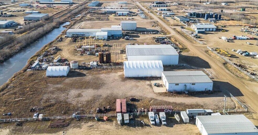 More Photos Of 39 Production Av, Vermilion River County No 24 Service For Sale