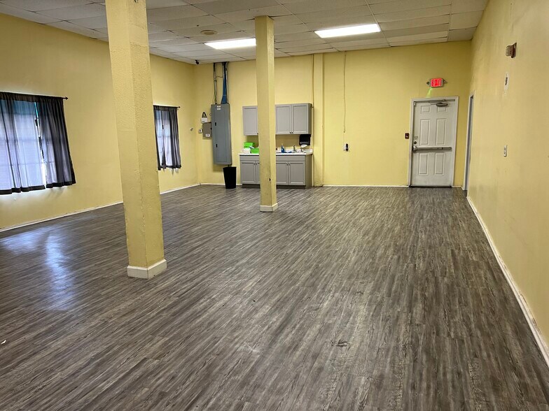 More Photos Of 3715 US Highway 19, New Port Richey Daycare Center For Sale