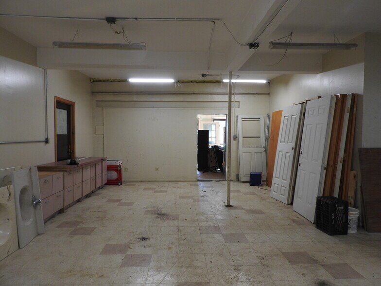 More Photos Of 1800 Brewerton Rd, Mattydale Freestanding For Sale