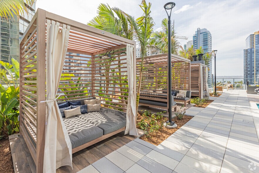 More Photos Of 1331 Columbia St, San Diego Apartments For Lease