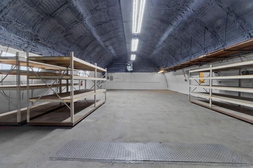 More Photos Of 1301 S 6th St, Noblesville Manufacturing For Sale