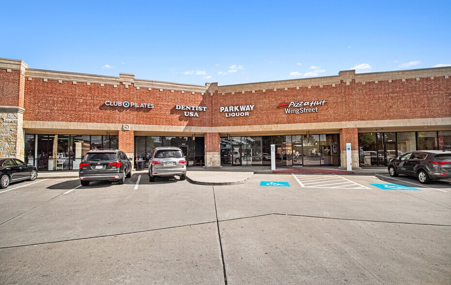 More Photos Of 22010-22150 Westheimer Pky, Katy Unknown For Lease