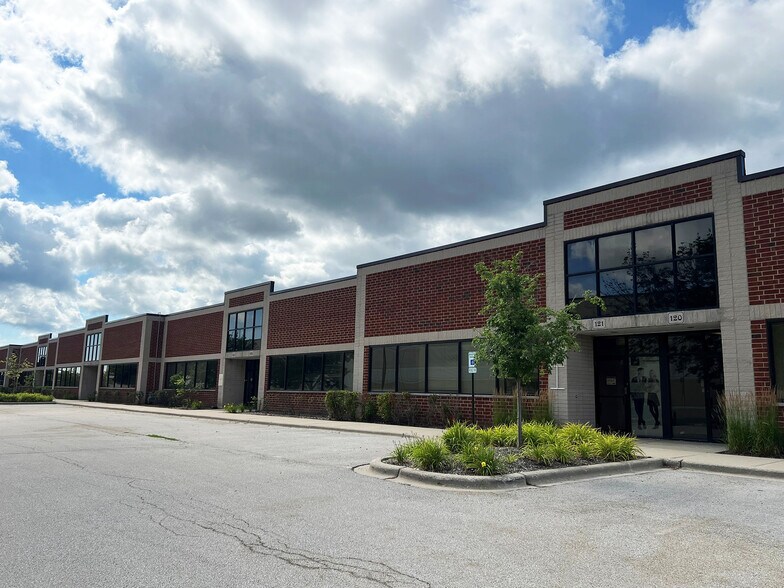 More Photos Of 50 Lakeview Pky, Vernon Hills Light Manufacturing For Lease