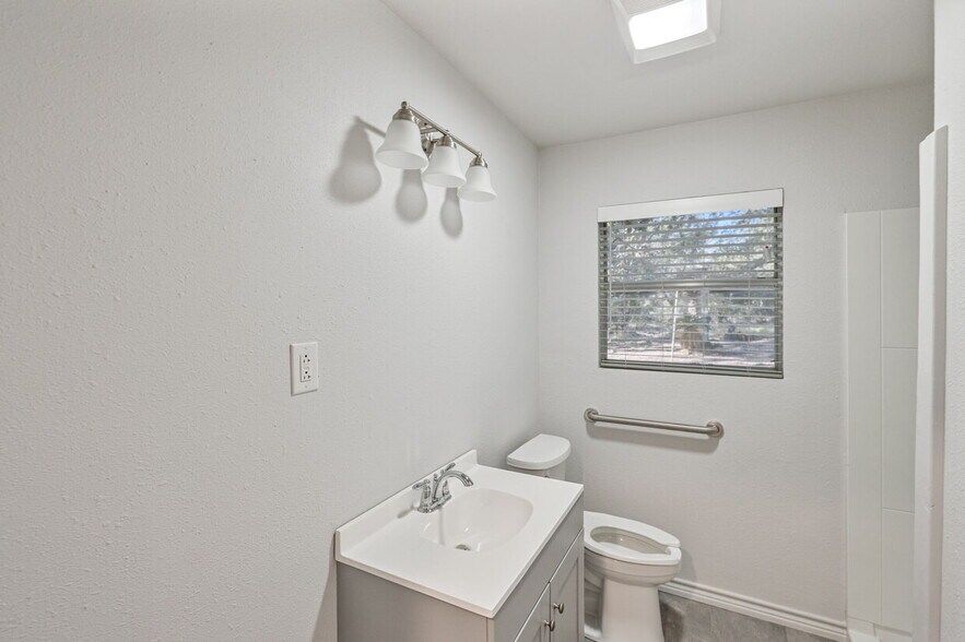 More Photos Of 1031 Talley Rd, San Antonio Office For Sale