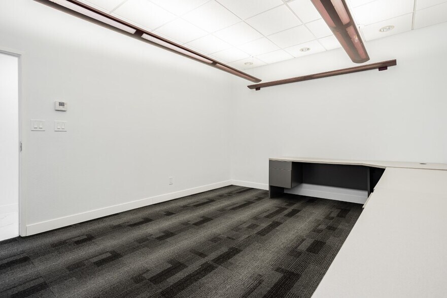 More Photos Of 3215 Birtcher Dr, Las Vegas Office For Lease