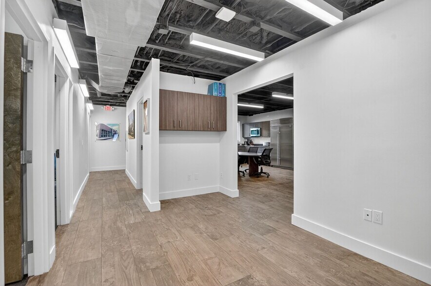 More Photos Of 442 NW 35th St, Boca Raton Office For Sale