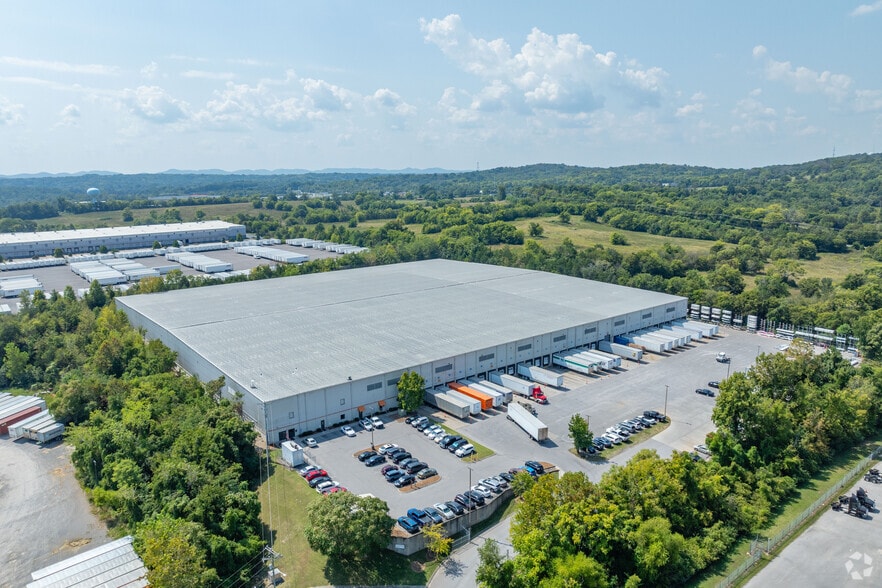 More Photos Of 50 Teledyne Pl, La Vergne Warehouse For Sale