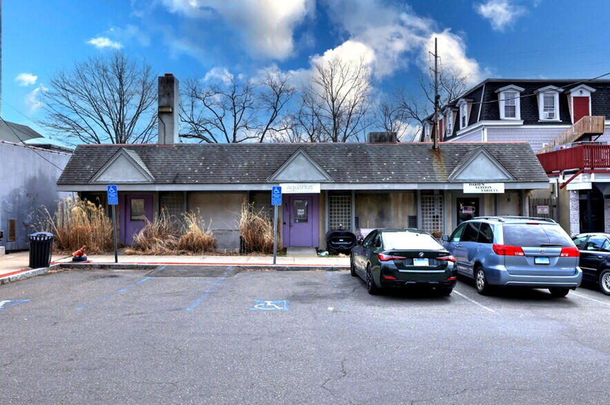 More Photos Of 873 Boston Post Rd, Darien Storefront For Lease