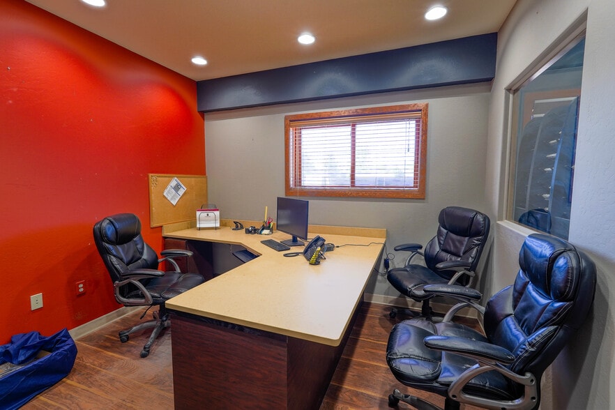 More Photos Of 105 Rocky Cliff Ln, Kalispell Industrial For Sale