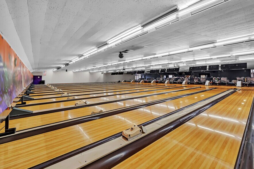 More Photos Of 905 Theodore St, Crest Hill Restaurant For Sale