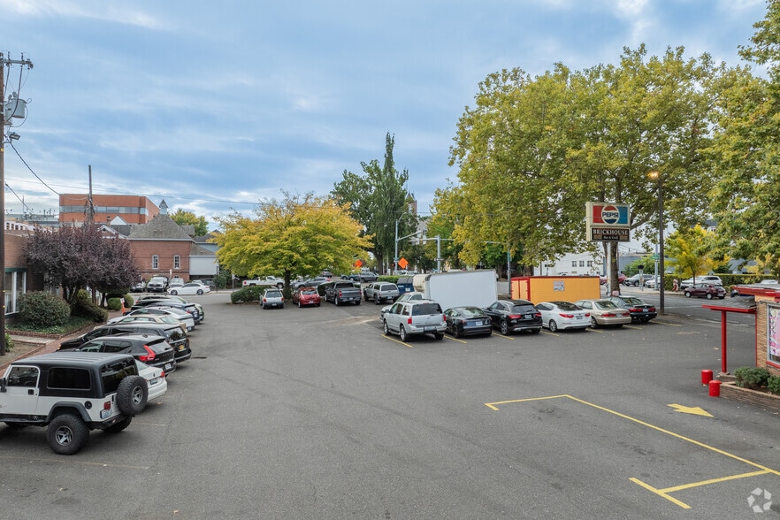 More Photos Of 1400 Main St, Vancouver Storefront For Lease