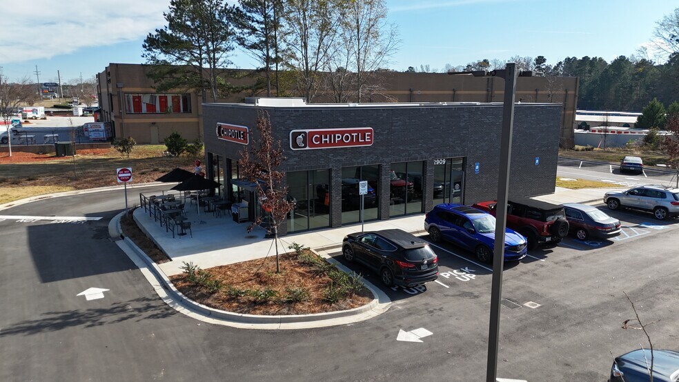 More Photos Of 2909 GA-34, Newnan General Retail For Sale