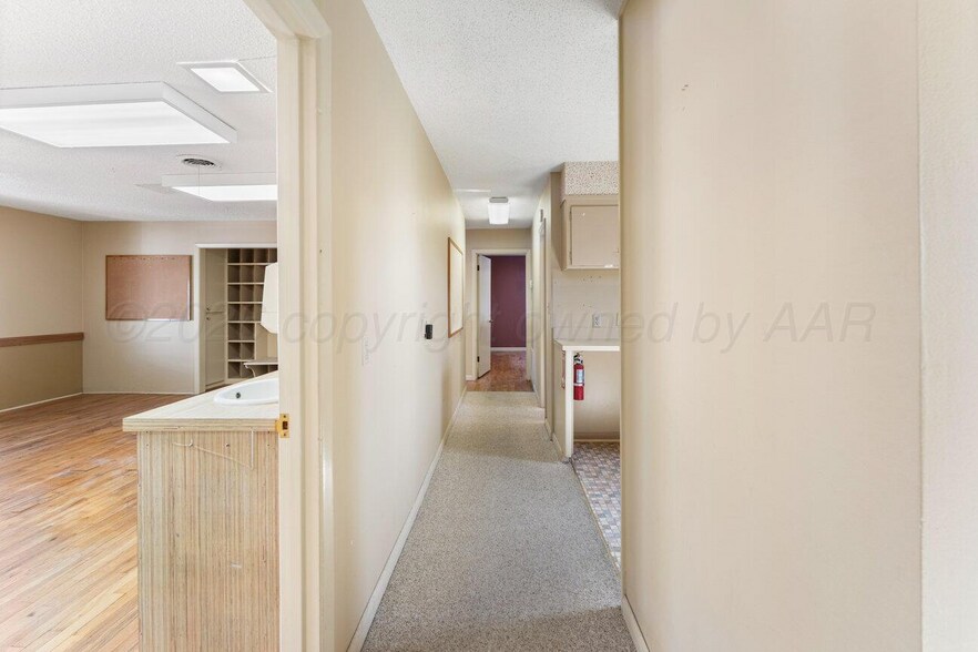 More Photos Of 206 S Bliss Ave, Dumas Office For Sale