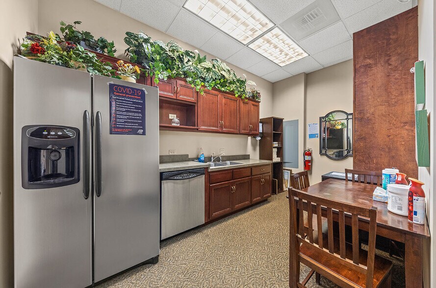 More Photos Of 1776 Legacy Cir, Naperville Medical For Lease