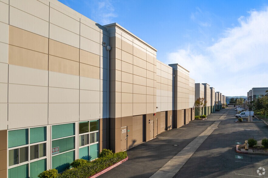 More Photos Of 3163-3179 Independence Dr, Livermore Research And Development For Lease