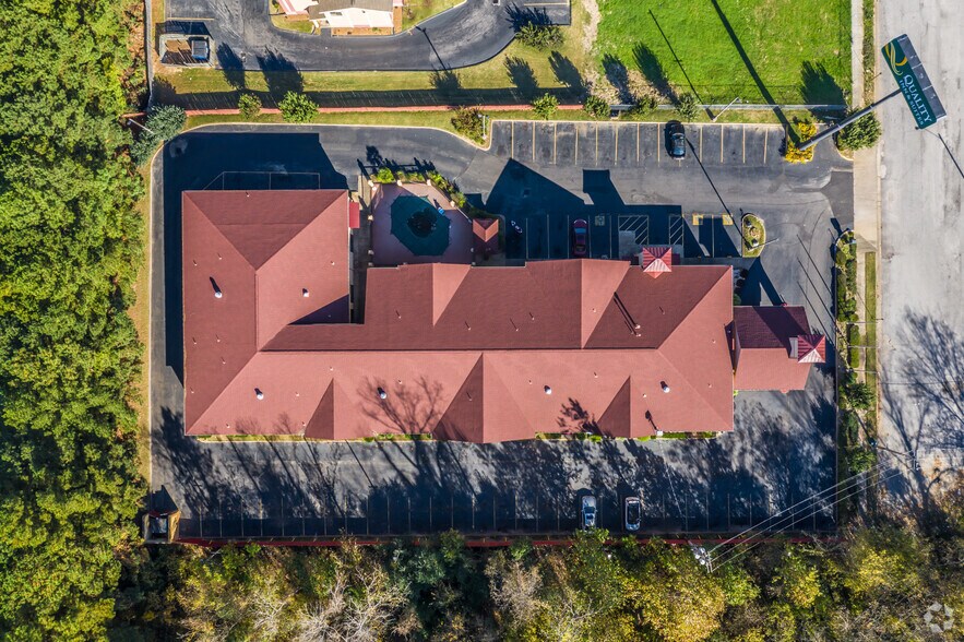 More Photos Of 1335 Mcree St, Memphis Hotel For Sale