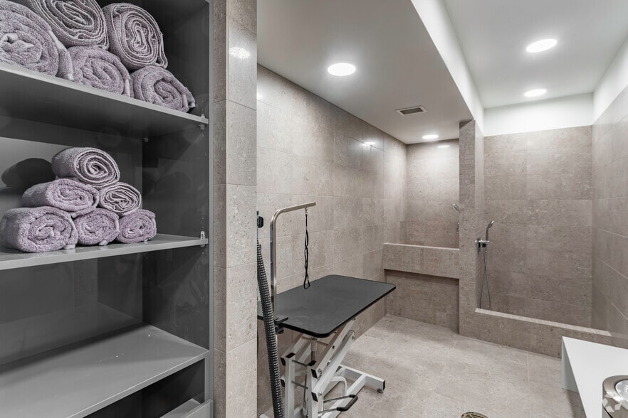 More Photos Of 3460 N Broadway St, Chicago Apartments For Lease