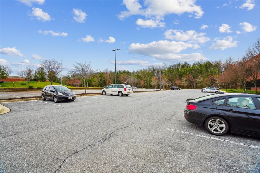 More Photos Of 7230 Lee Deforest Dr, Columbia Office For Lease