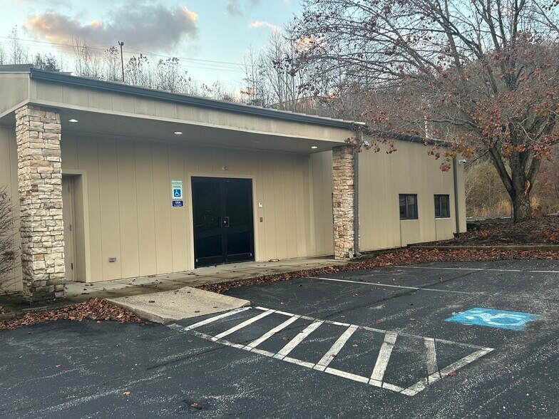 More Photos Of 57 Summit Dr, Corbin Medical For Lease