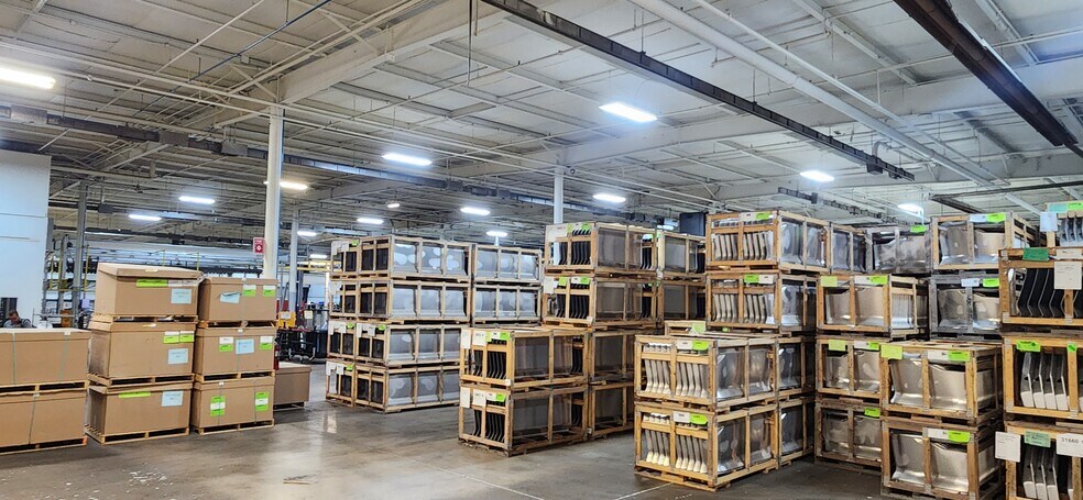 More Photos Of 205 E Walker Rd, Saint Johns Manufacturing For Sale