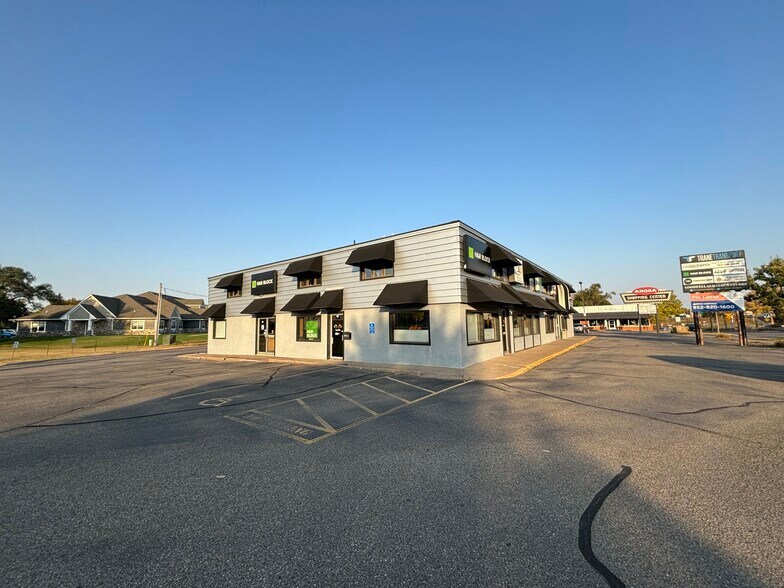 More Photos Of 500 W Main St, Anoka Unknown For Lease