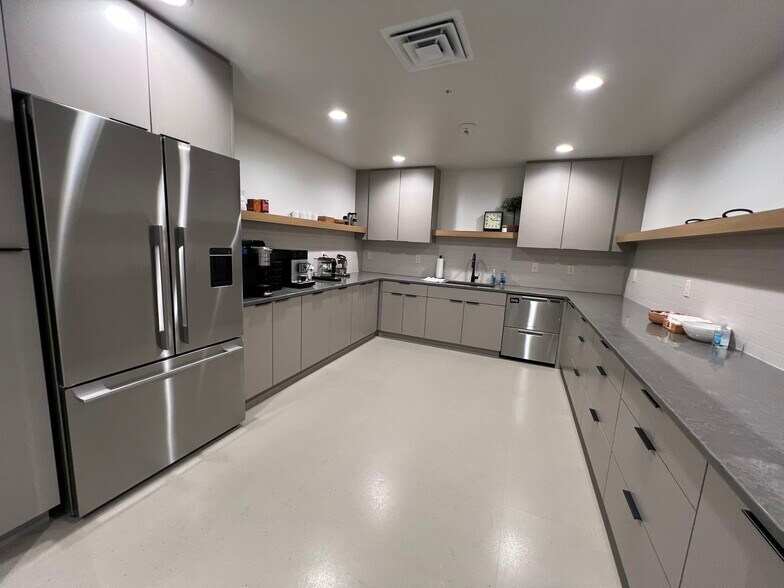 More Photos Of 201 W Wisconsin Ave, Neenah Apartments For Lease