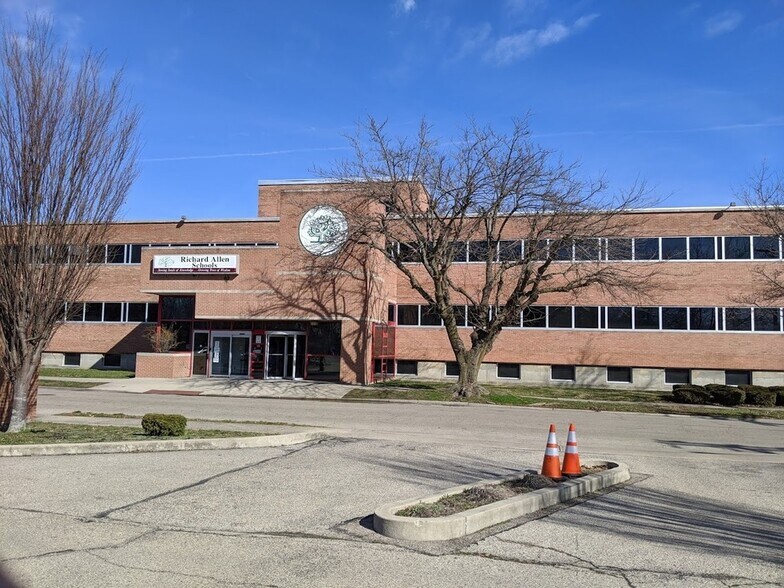 More Photos Of 184 Salem Ave, Dayton Office Residential For Lease