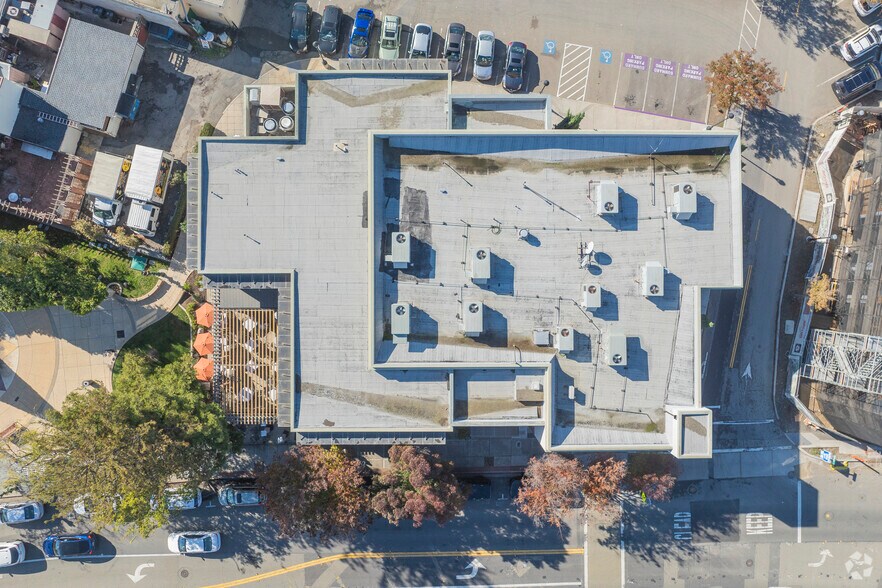More Photos Of 39-101 S Livermore Ave, Livermore Office For Lease