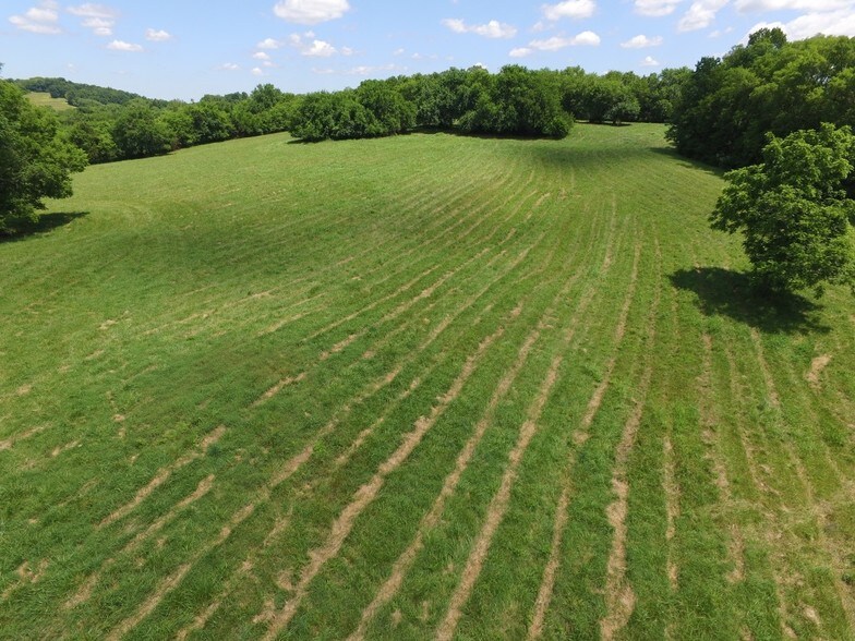 More Photos Of Airport Rd & Hwy 31 E, Gallatin Land For Sale