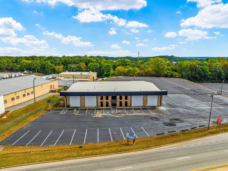 More Photos Of 3502 Moreland Ave, Conley Service For Lease