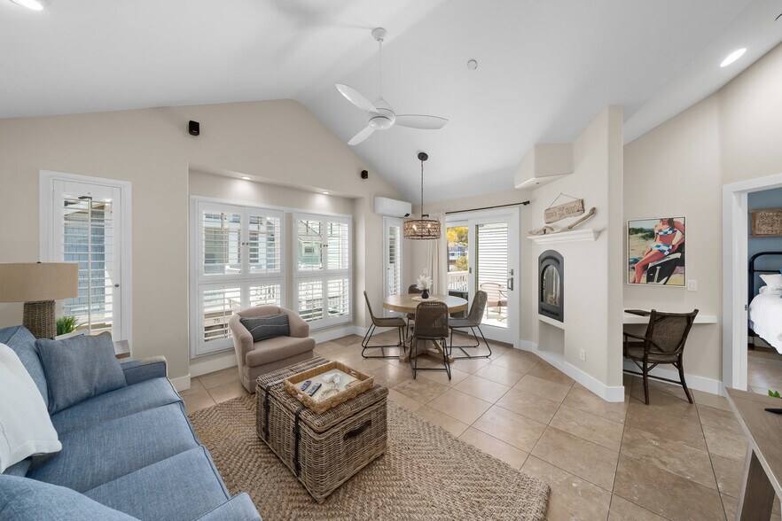 More Photos Of 74 San Francisco St, Avila Beach Flex For Sale