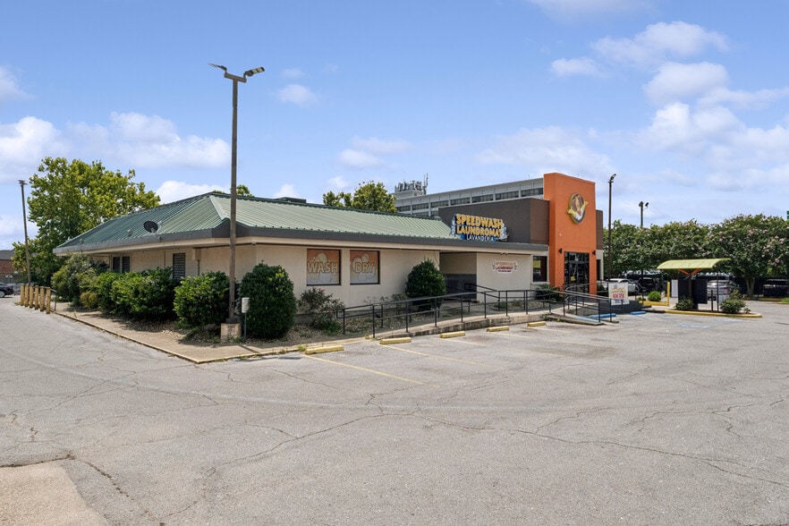 More Photos Of 2810 Williams Blvd, Kenner Restaurant For Sale